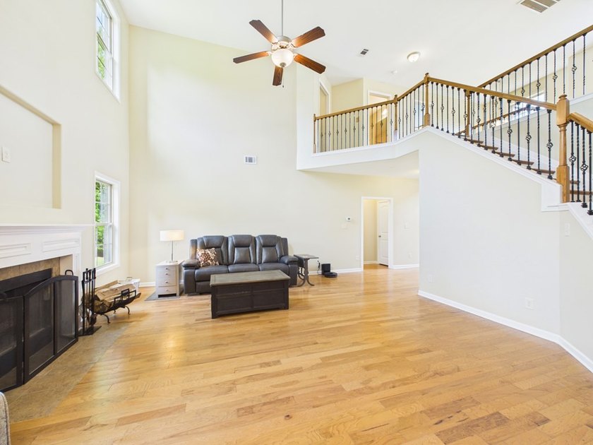 Beautiful Traditional Craftsman-style home in sought-after - photo 19