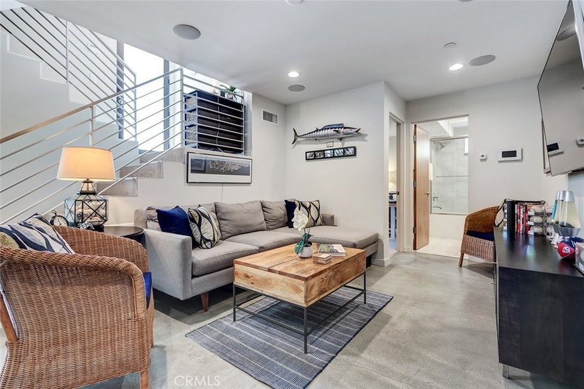 Front unit townhouse. Tons of natural light throughout the house - photo 26