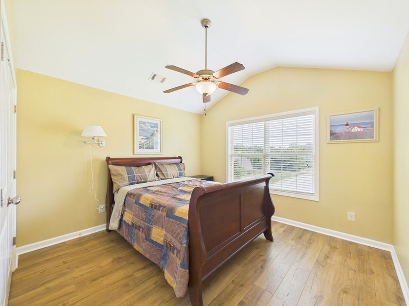 Beautiful Traditional Craftsman-style home in sought-after - photo 27