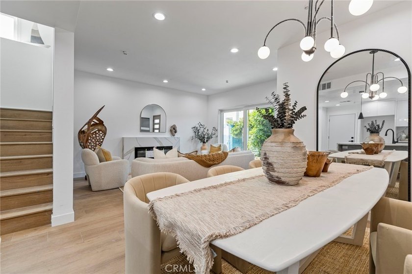 NEW CONSTRUCTION 3 bed, 2.5 bath, three-story townhome with sky - photo 8