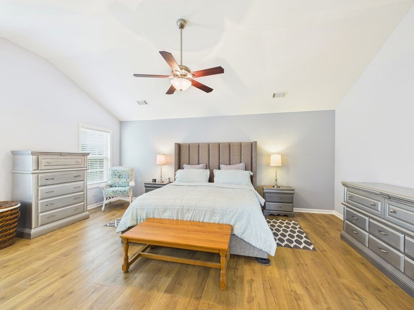 Beautiful Traditional Craftsman-style home in sought-after - photo 34