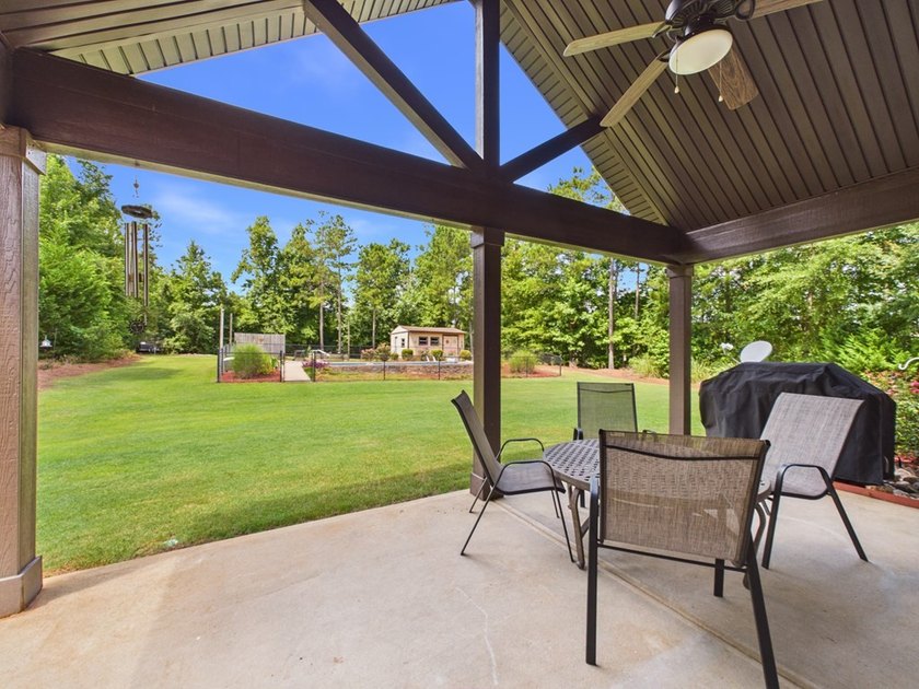 Beautiful Traditional Craftsman-style home in sought-after - photo 41