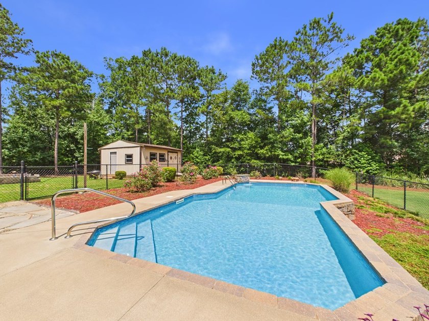 Beautiful Traditional Craftsman-style home in sought-after - photo 44