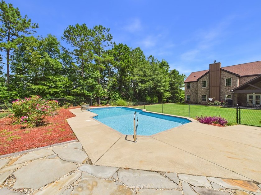 Beautiful Traditional Craftsman-style home in sought-after - photo 45