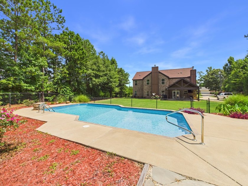 Beautiful Traditional Craftsman-style home in sought-after - photo 46