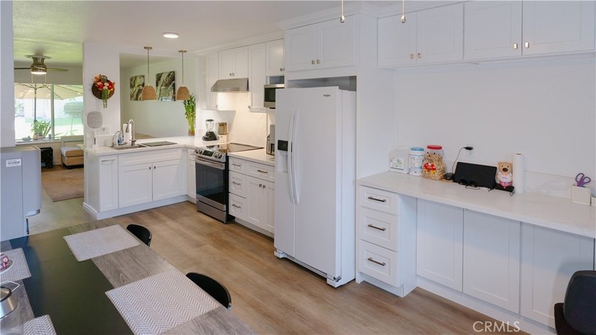 Welcome to Saddleback Park Villas, where comfort, convenience - photo 2