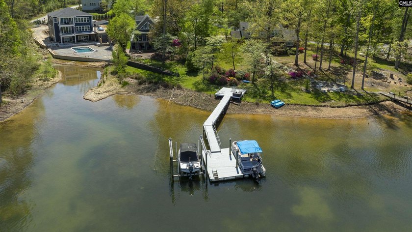 Tucked into a fantastic ski and tubing cove with effortless - photo 9