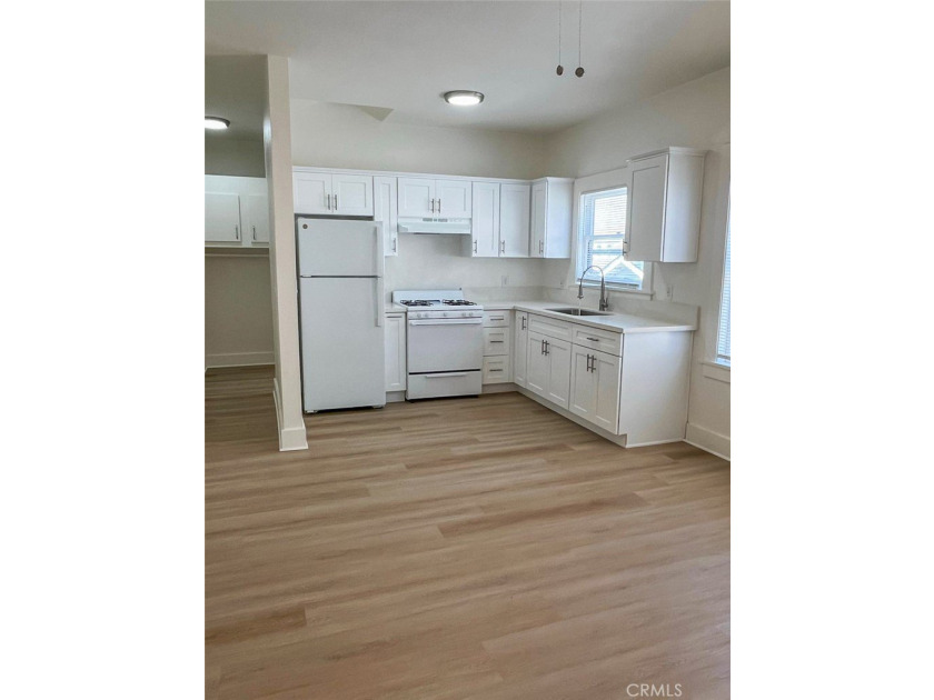 High yield 10 unit property one block from Downtown San Pedro - photo 4