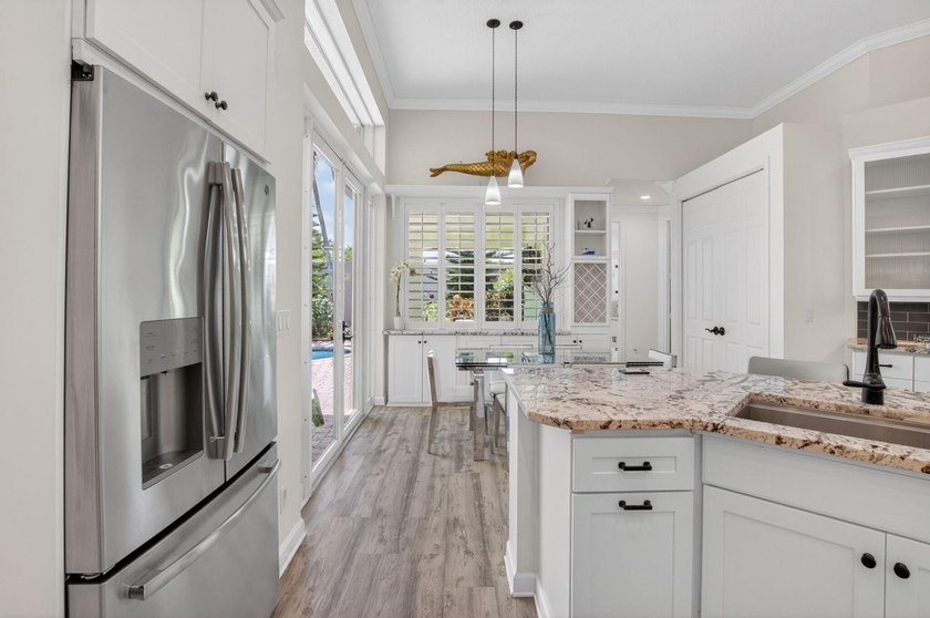 Discover this hidden gem in the highly desirable Oak Run - photo 14