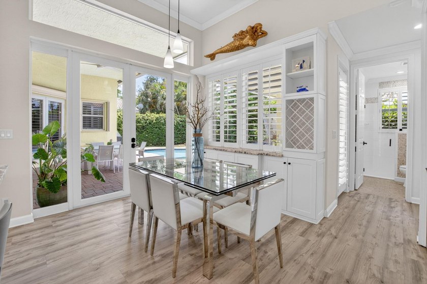 Discover this hidden gem in the highly desirable Oak Run - photo 15