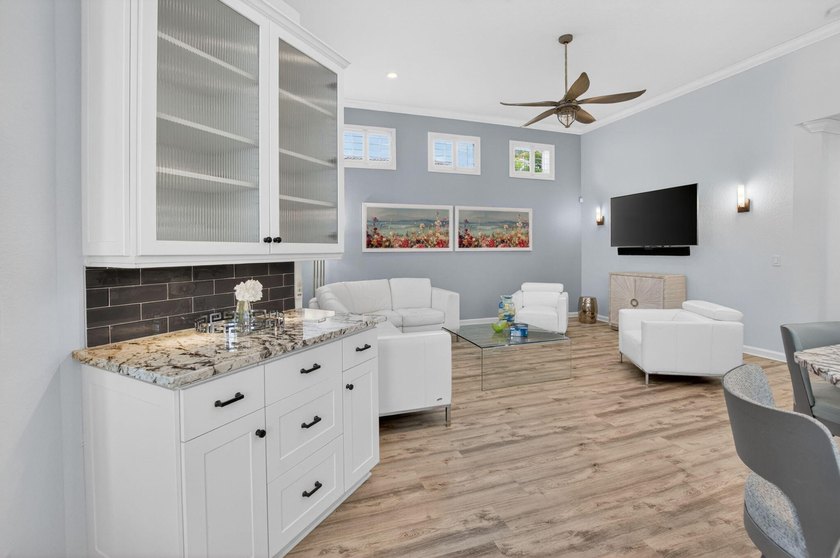 Discover this hidden gem in the highly desirable Oak Run - photo 20