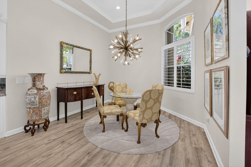 Discover this hidden gem in the highly desirable Oak Run - photo 23