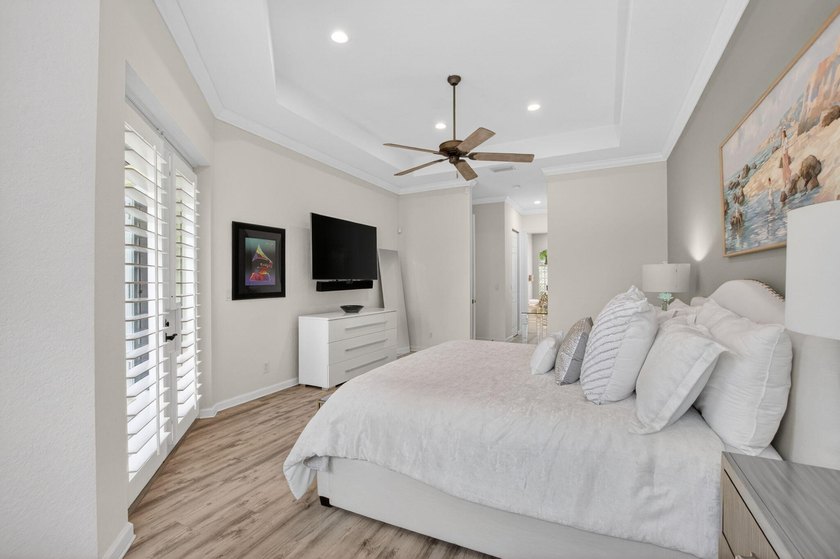 Discover this hidden gem in the highly desirable Oak Run - photo 28