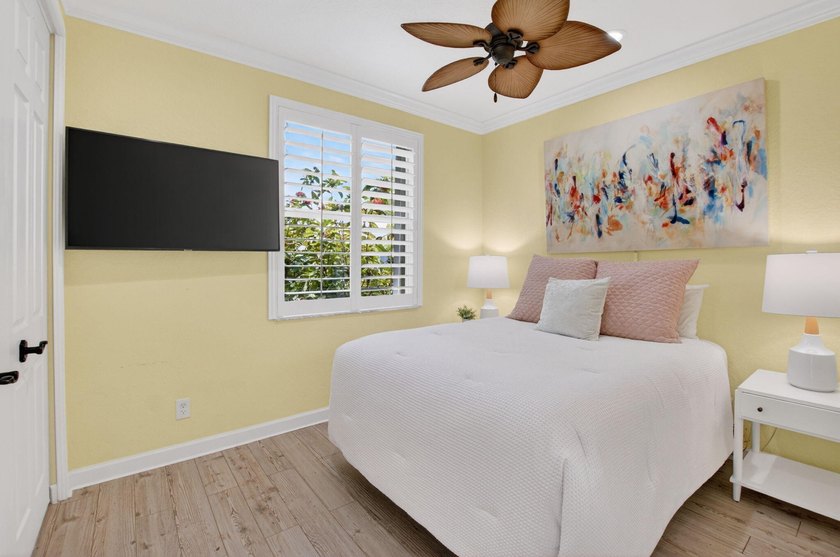 Discover this hidden gem in the highly desirable Oak Run - photo 36