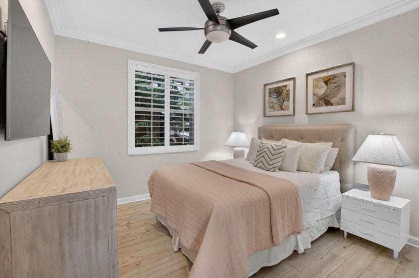 Discover this hidden gem in the highly desirable Oak Run - photo 40