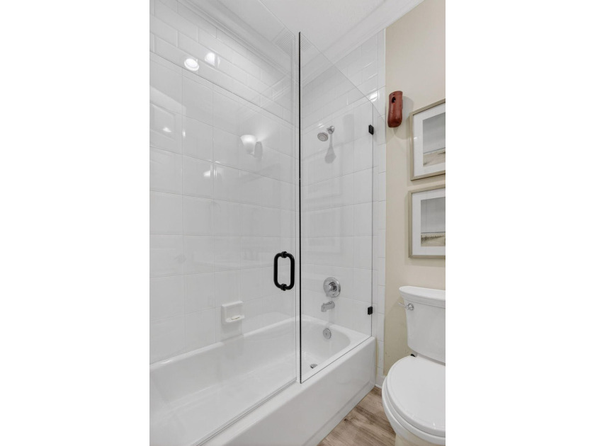 Discover this hidden gem in the highly desirable Oak Run - photo 42