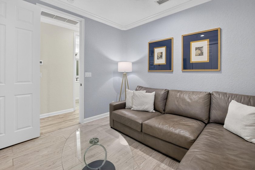 Discover this hidden gem in the highly desirable Oak Run - photo 44