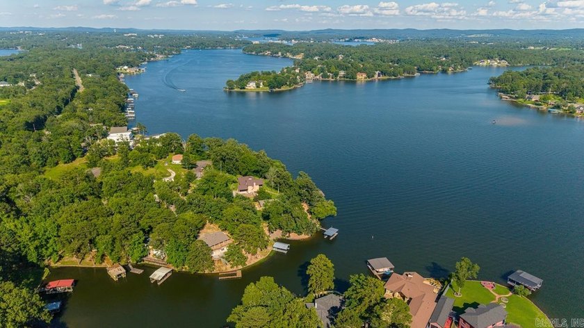 Welcome to this exceptional Lake Hamilton estate where timeless - photo 6