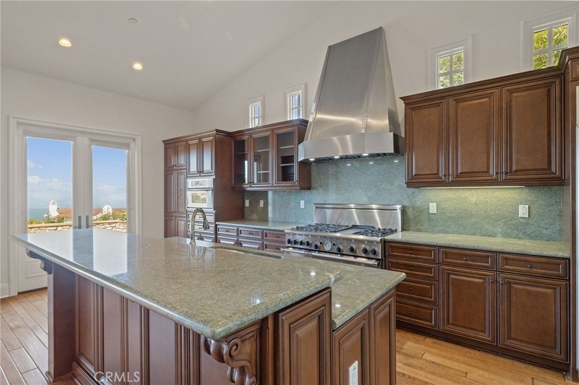 Experience the pinnacle of coastal luxury in the exclusive guard - photo 9