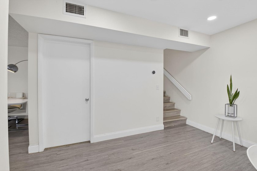 Beautiful and elegant 2-bedroom, 2.5-bath townhome in one of the - photo 10