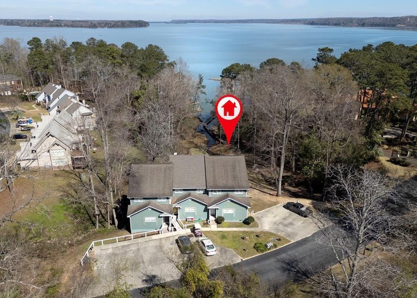 Experience affordable waterfront living on beautiful Lake - photo 2