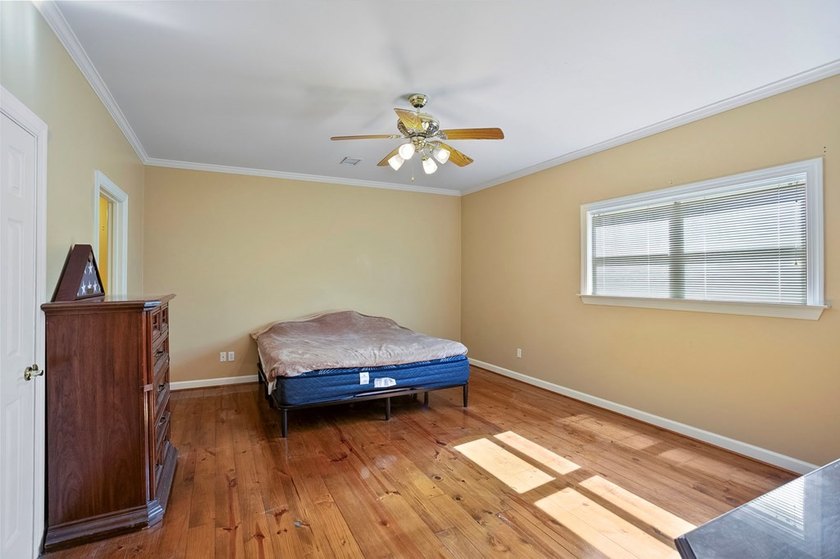 Experience affordable waterfront living on beautiful Lake - photo 7