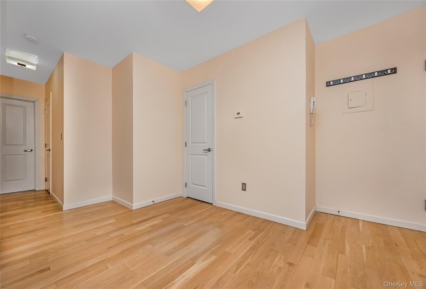 Large, Bright, Top Floor Condo With Oceanviews from the Private - photo 13