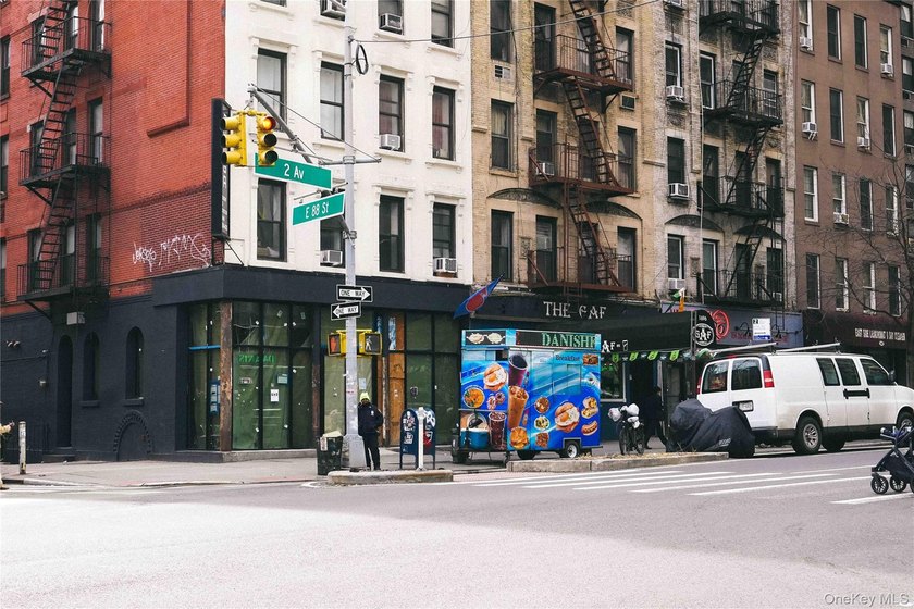 Welcome to Residence 2A at 211 East 88th Street - a charming - photo 20