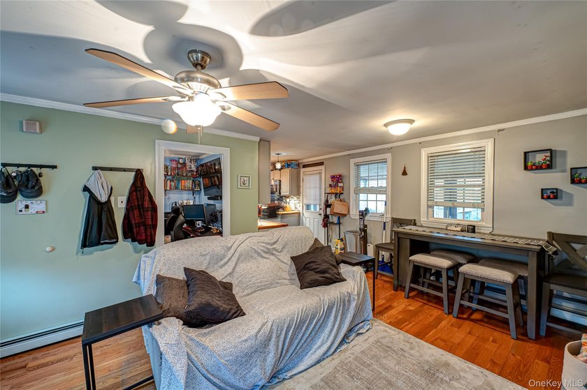 Welcome home to this cute and cozy house! Nestled just 2 blocks - photo 6