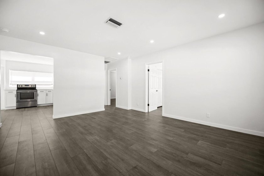 A true 3/2 fully renovated home on one of the best streets in - photo 5