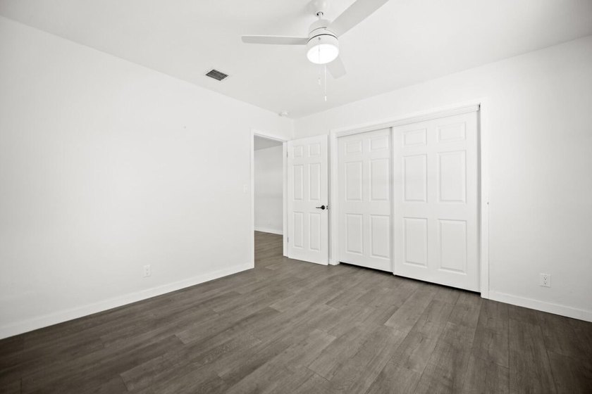 A true 3/2 fully renovated home on one of the best streets in - photo 7