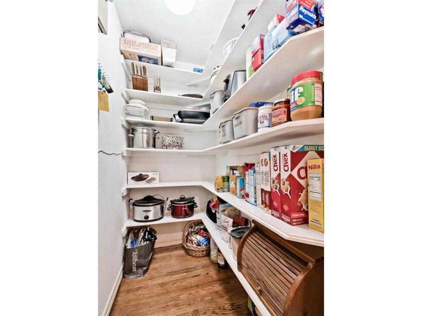 Welcome to this beautiful well-maintained home that blends - photo 13