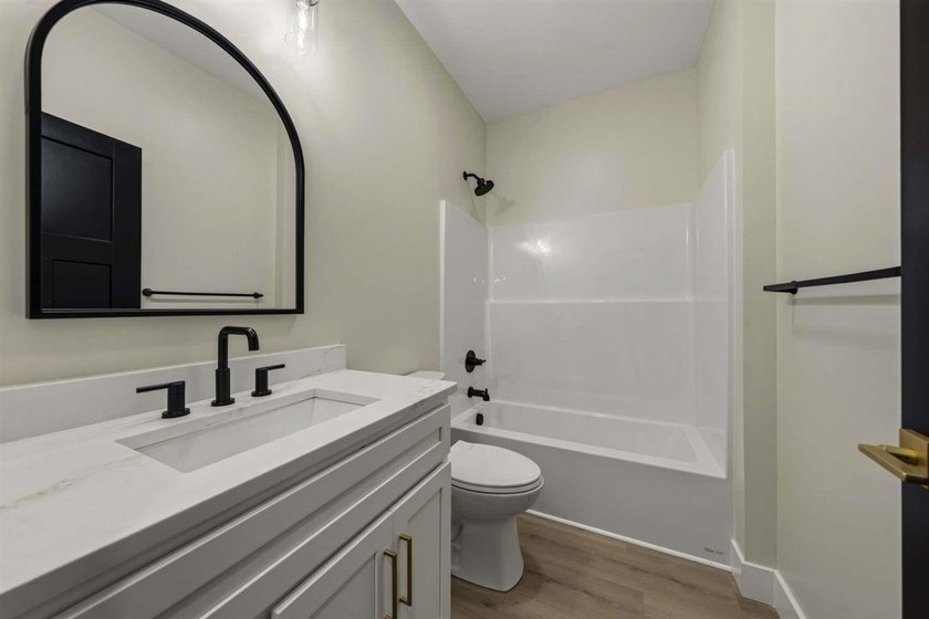 For sale is a 1600 square foot 3 bedroom 2 bath split floor plan - photo 14