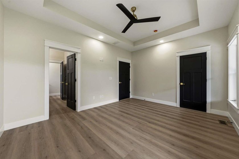 For sale is a 1600 square foot 3 bedroom 2 bath split floor plan - photo 17