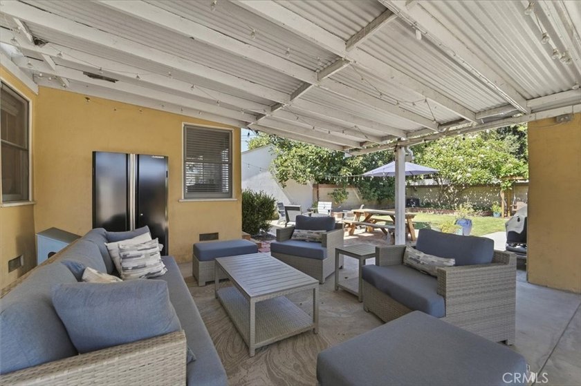 Welcome to this beautiful traditional home, where classic 1940s - photo 25