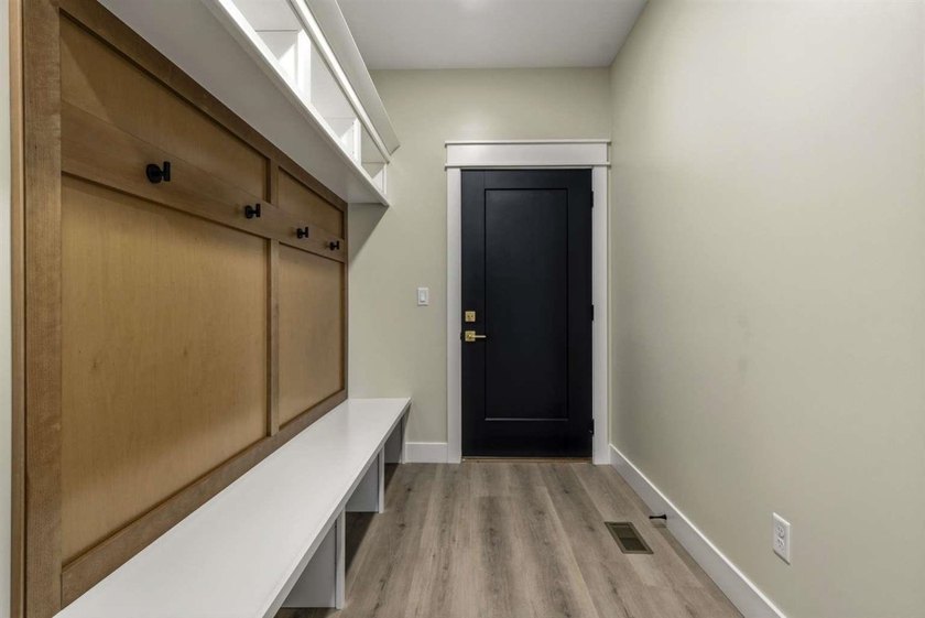 For sale is a 1600 square foot 3 bedroom 2 bath split floor plan - photo 25