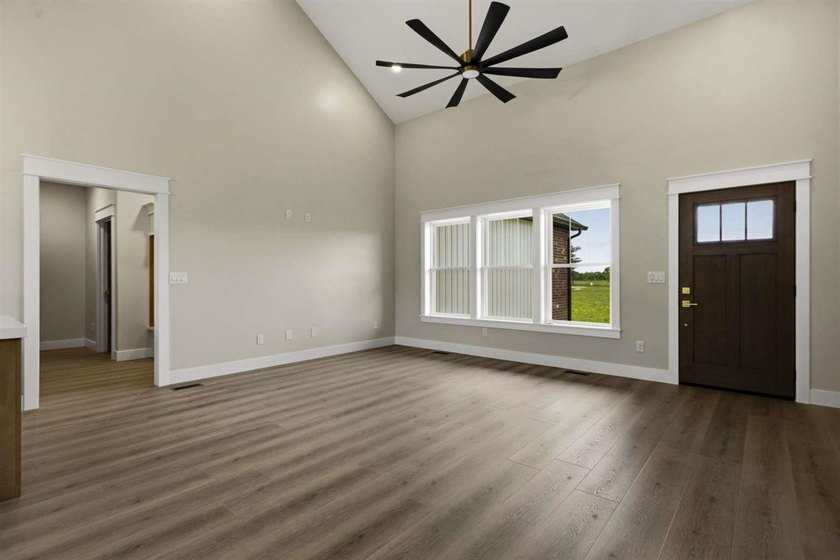 For sale is a 1600 square foot 3 bedroom 2 bath split floor plan - photo 27