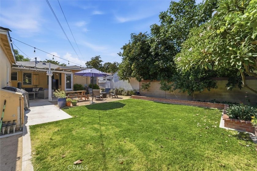 Welcome to this beautiful traditional home, where classic 1940s - photo 30