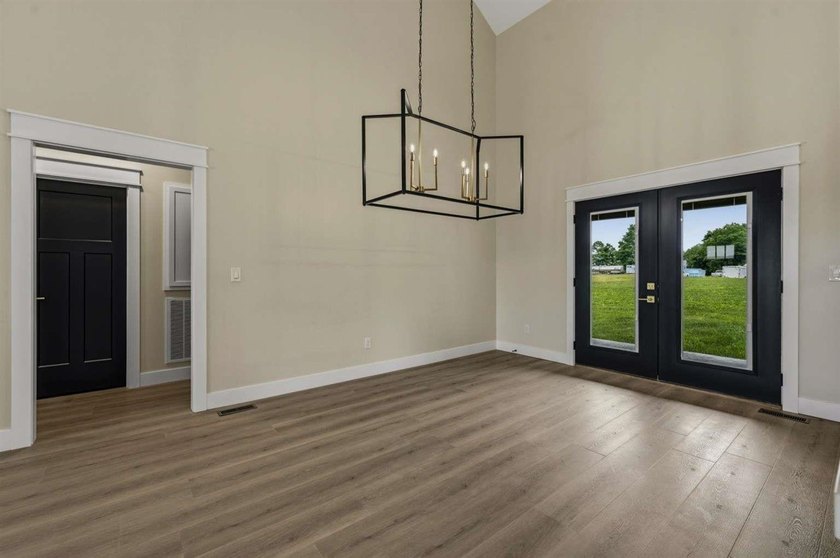 For sale is a 1600 square foot 3 bedroom 2 bath split floor plan - photo 30