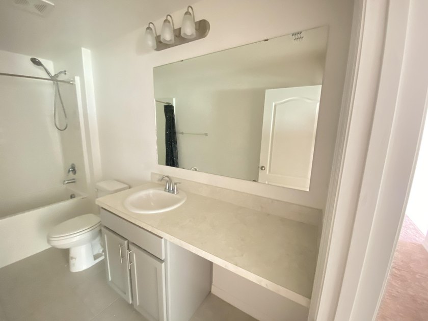 Fantastic newer CBS home located in Lakewood Park, large lot - photo 30