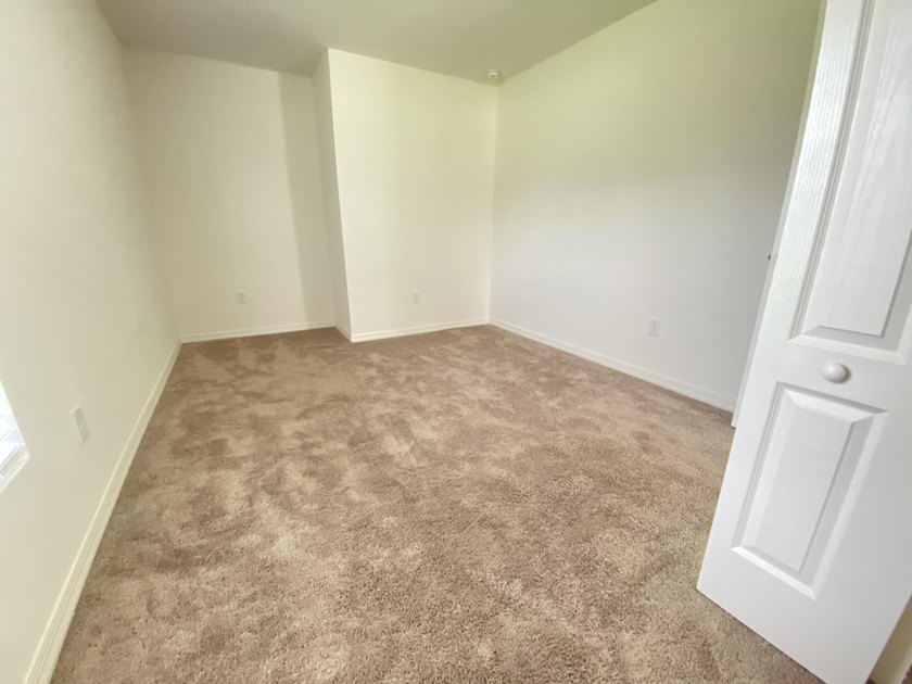 Fantastic newer CBS home located in Lakewood Park, large lot - photo 32