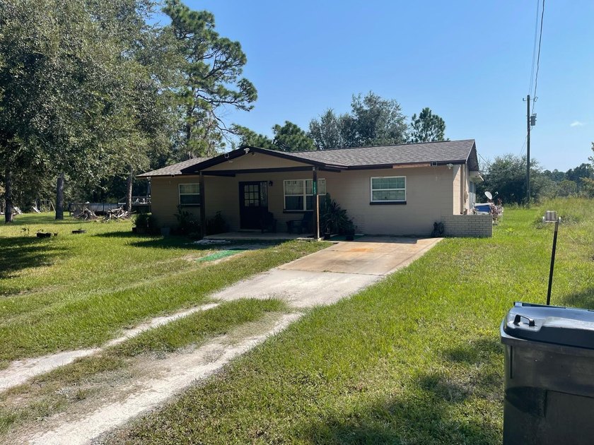 NO FLOOD ZONE! NO HOA! NO CDD FEES! This 3 bedroom, 1 bath Home - photo 3