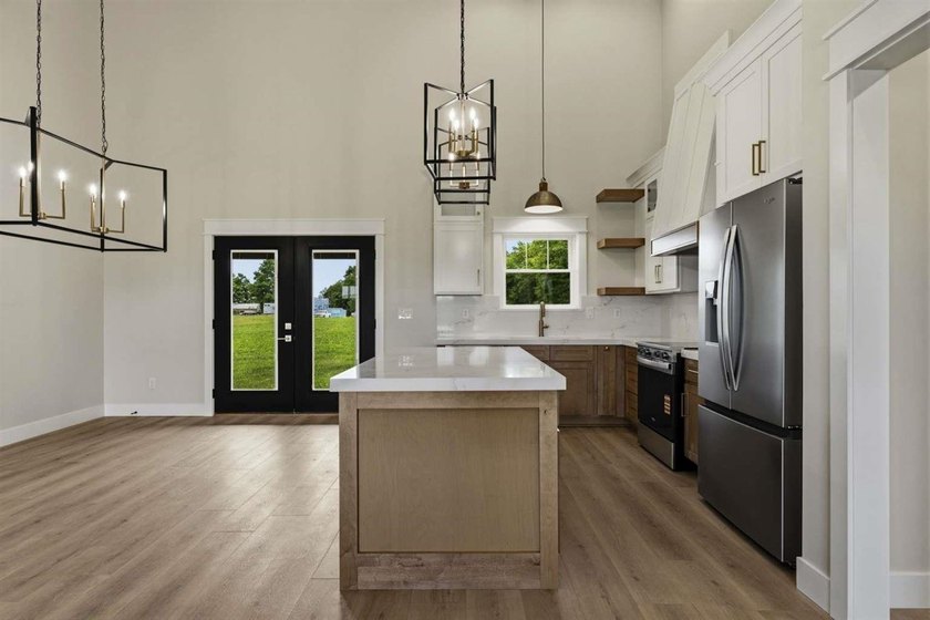 For sale is a 1600 square foot 3 bedroom 2 bath split floor plan - photo 33