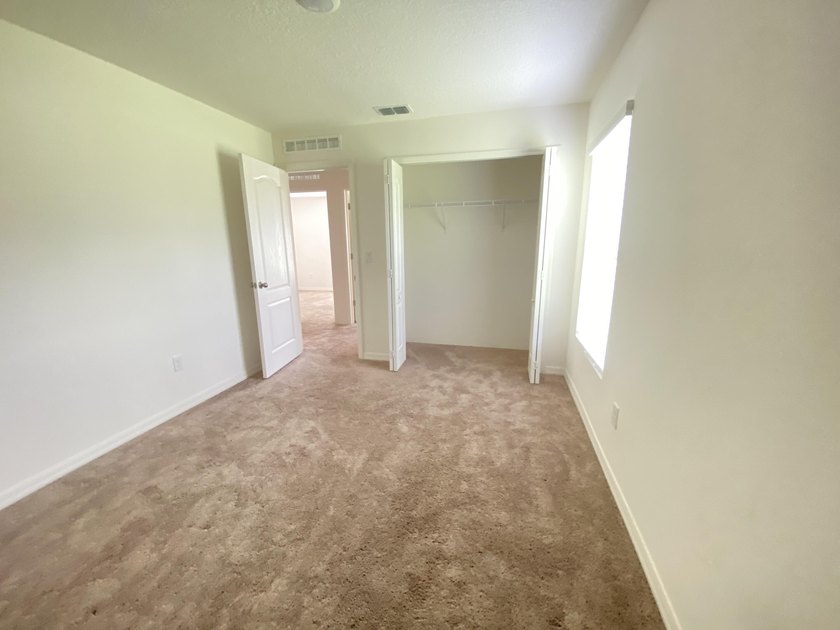 Fantastic newer CBS home located in Lakewood Park, large lot - photo 33
