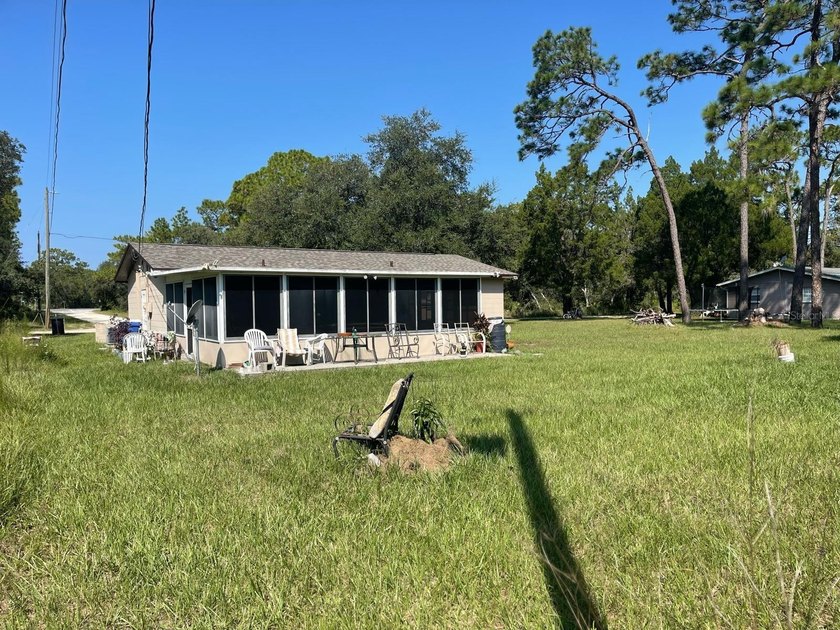 NO FLOOD ZONE! NO HOA! NO CDD FEES! This 3 bedroom, 1 bath Home - photo 7