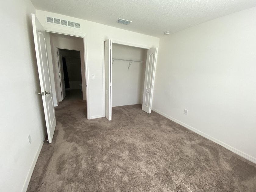 Fantastic newer CBS home located in Lakewood Park, large lot - photo 37
