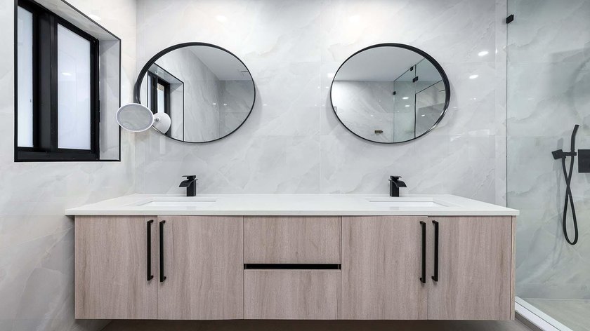 Beautifully renovated and completely move-in ready! This - photo 11