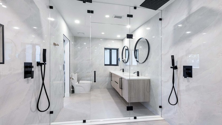 Beautifully renovated and completely move-in ready! This - photo 12