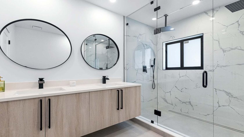 Beautifully renovated and completely move-in ready! This - photo 17