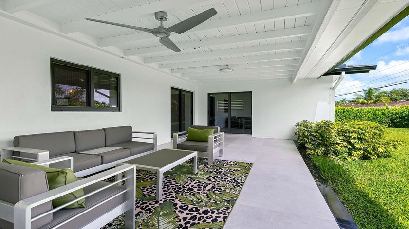 Beautifully renovated and completely move-in ready! This - photo 18